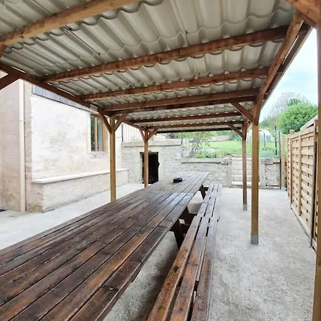 De La Verrière, 12 Personnes, 5 *