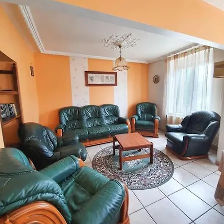 De La Verriere, 12 Personnes, 5 * Portieux