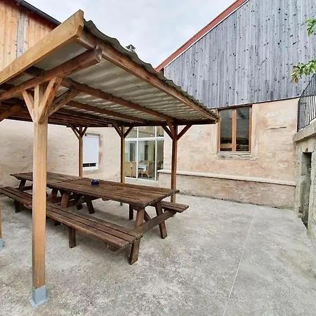 De La Verriere, 12 Personnes, 5 Holiday home *