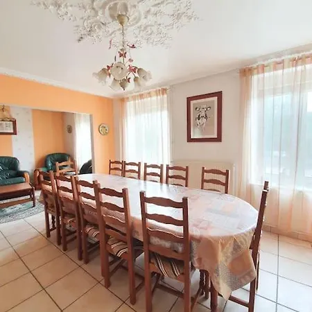 De La Verriere, 12 Personnes, 5 Holiday home *