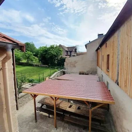 De La Verriere, 12 Personnes, 5 * Portieux