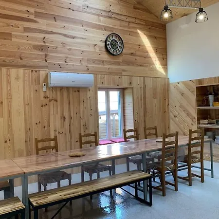 De La Verriere, 12 Personnes, 5 Holiday home